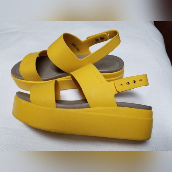 CROCS Shoes - yellow croc platform sandals